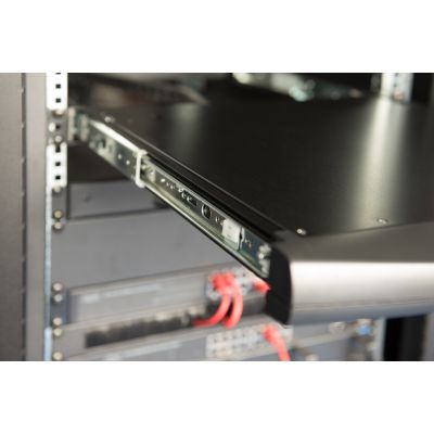 3. Digitus Modular Console with 17” (43.2 cm) TFT Monitor, 8-Port KVM Switch & Touchpad, US Keyboard
