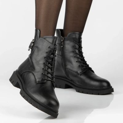 8. Women's leather ankle boots, black Filippo DBT8018