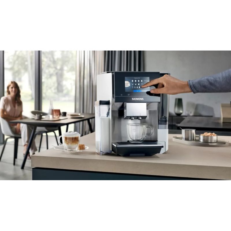 9. Siemens TQ715R03 EQ700 espresso machine (silver; 19 bar)