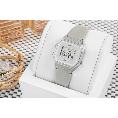 5. CASIO Vintage LA680WEL-8EF Women's Watch + BOX