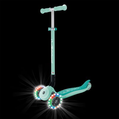 2. PRIMO FOLDABLE LIGHTS 3-Wheel Scooter (432-611-4)