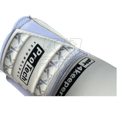 6. Goalkeeper gloves 4Keepers Guard Classic MF Jr S836314