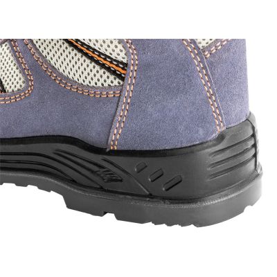 4. NEO tools 82-046 safety shoes