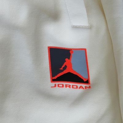 6. Air Jordan Brooklyn Fleece Graphic Pants - HV0546-110
