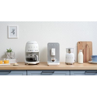 8. Smeg MFF11WHEU Milk Frother/Warmer Automatic Milk Frother/Warmer White
