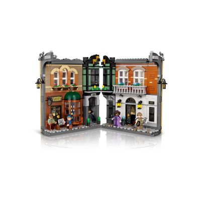 9. LEGO ICONS 10351 Sherlock Holmes: Book nook