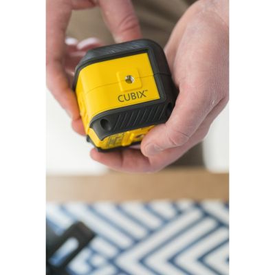 8. Stanley STHT77498-1 Rotary Level Linear Level 12 m