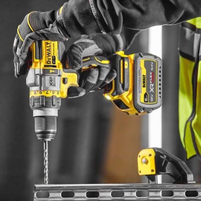 2. 18V DEWALT DCD999NT Cordless Drill/Driver