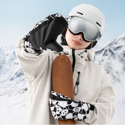 8. Qunature Panda Heat Transfer Ski Gloves Kids Size S - Black/White