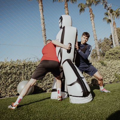 6. Yakima Sport Self-Building Inflatable Wall Pro 100788