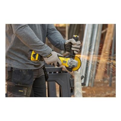 3. Stanley SFMCG710M1T-QW Angle Grinder 12.5 cm 8500 RPM 800 W 1.84 kg