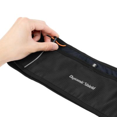 5. Spigen A712 Dynamic Shield M Running Bag - Black