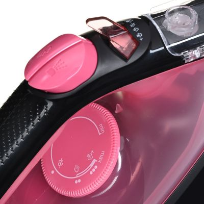 7. BRAUN SI1070PU steam iron black and pink