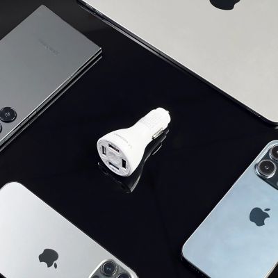 10. Wozinsky WCCAW 50W 4x USB-A QC car charger - white