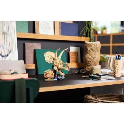 8. LEGO JURASSIC WORLD 76969 Dinosaur Skeletons: Triceratops Skull