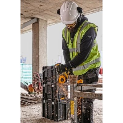 5. DeWALT DCG418NT-XJ Portable Belt Sander Black, Yellow
