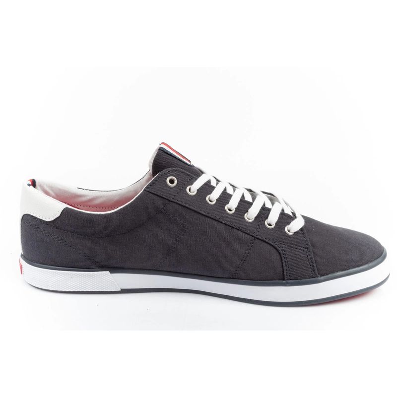 19. Tommy Hilfiger sneakers M FM0FM00596403