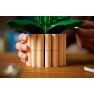 28. LEGO Botanical 11504 Spathiphyllum in a Pot
