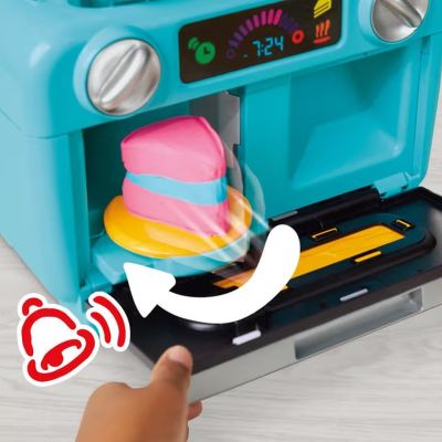 4. Play-Doh Super Slice Cake Play Kitchen Set 624g Multicolored Modeling Clay Play Set