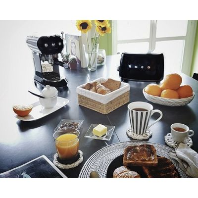 19. SMEG TSF01BLEU Toaster