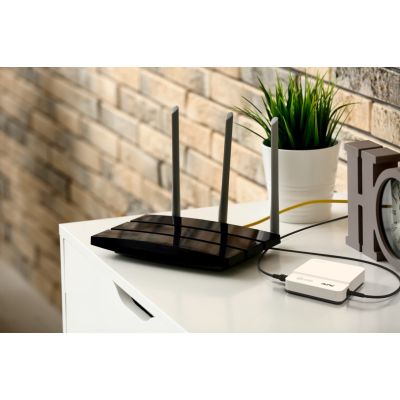 2. APC Network UPS 12Vdc 3A Lithium Battery