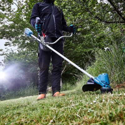 12. MAKITA DUR190UZX3 18v cordless string trimmer