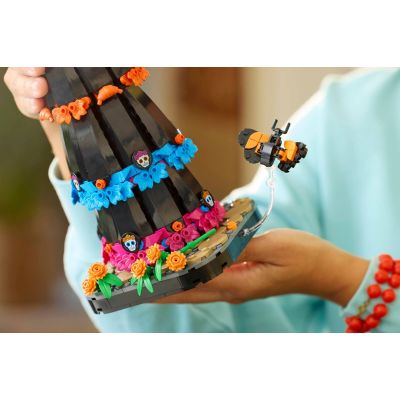 5. LEGO Ideas 21372 - La Catrina