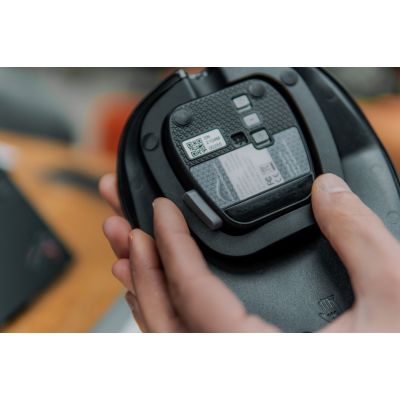 4. Bakker Elkhuizen HandShoeMouse Shift - mouse - ergonomic - right- and left-handed - laser - 3 buttons - wireless