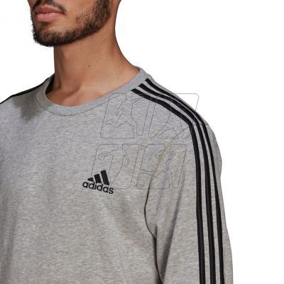 5. Adidas Essentials Sweatshirt M GK9101