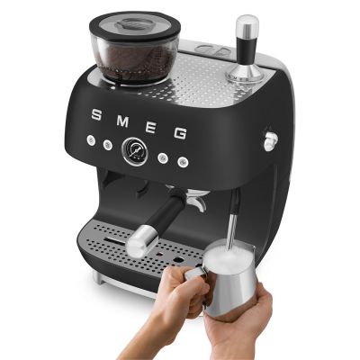 5. Smeg EGF03BLMEU coffee machine Manual espresso machine 2.4 l