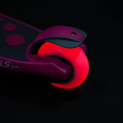 3. HLB02 PINK CHILDREN'S SCOOTER NILS FUN