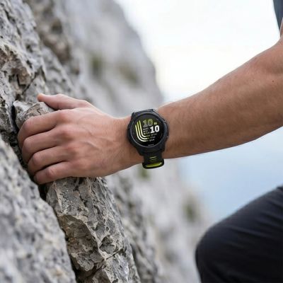 8. Tech-Protect Defense Air Case for Garmin Forerunner 70 / 170 - Black