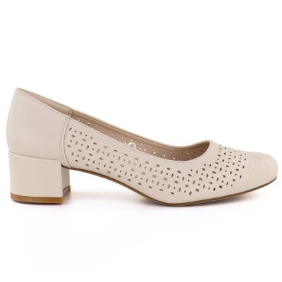 2. Women's openwork pumps on a block, beige Sergio Leone PB293