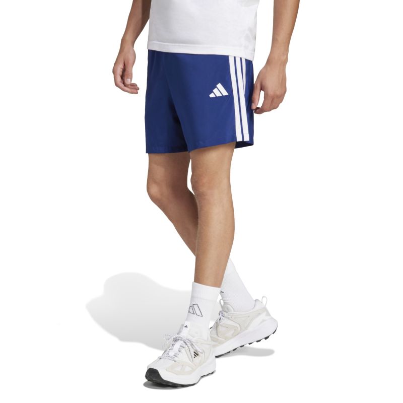 2. Adidas 3-stripes Chelsea shorts M JW1914