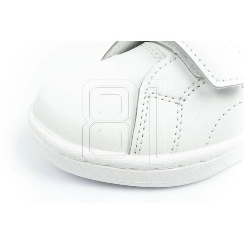 7. Reebok RBK Royal Jr HP4821 shoes