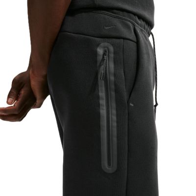 2. Nike Tech Shorts IM0693-010