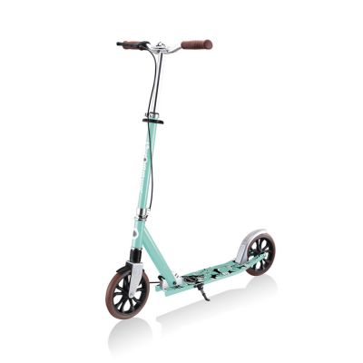 9. Globber NL 205 Dluxe Jr 685-206 Scooter