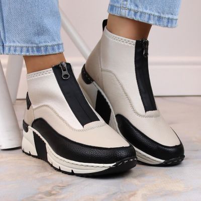 5. Rieker W RKR608 ankle boots beige