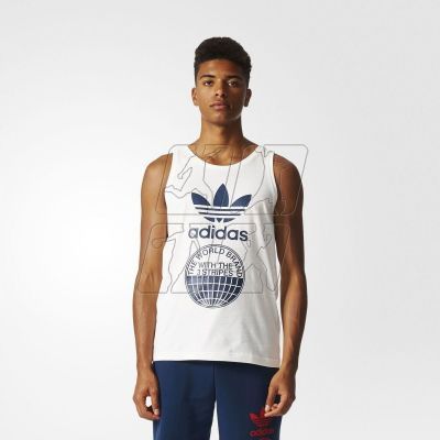 2. adidas Originals Street Graph TA M BP8897 T-shirt