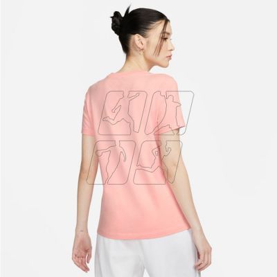 5. Nike Sportswear W DN5878 697 T-shirt