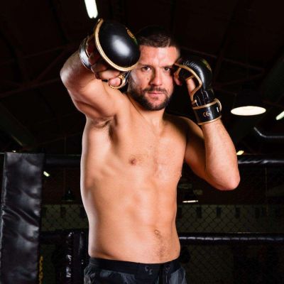 38. MMAsparring gloves M - Aureos - Valor Series