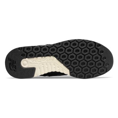 3. New Balance MRL247FF