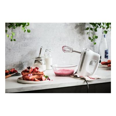 5. KitchenAid 5KHM5110EWH 85W Hand Mixer White