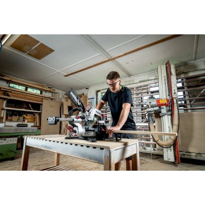 8. METABO KGS 18 LTX BL 254 Carcass Mitre Saw