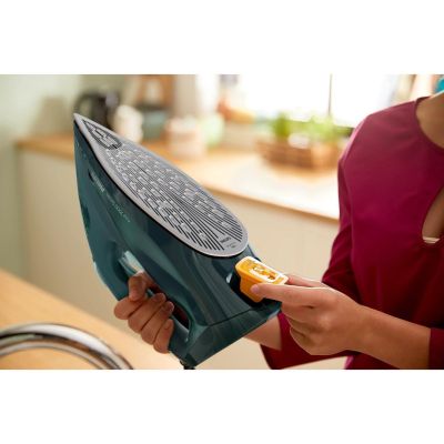 11. PHILIPS DST 7050/70 iron