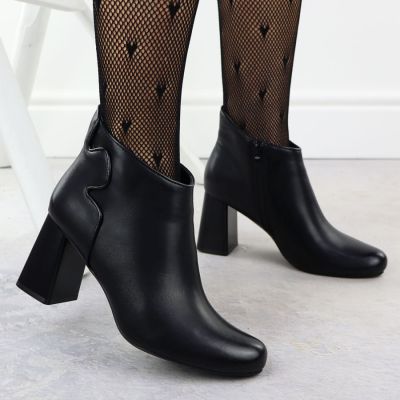 6. Elegant black leather ankle boots with a block heel, Jezzi OLI21-2