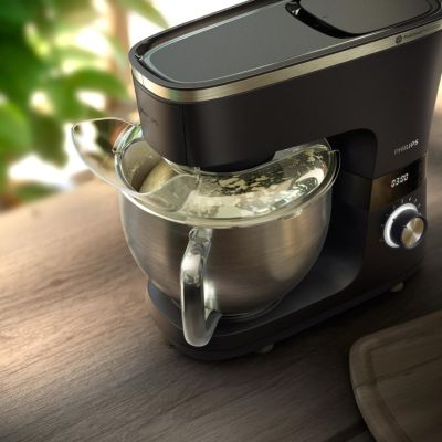 7. Philips Series 7000 HR7962 Food Processor