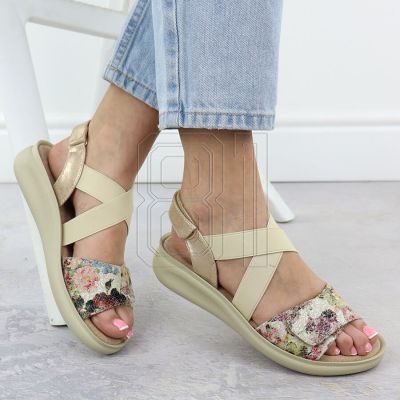 5. Jezzi W 24142 JEZ448B Comfort Sandals