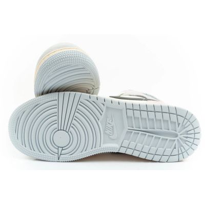 9. Nike Air Jordan 1 women's high-top sports shoes fashionable sneakers