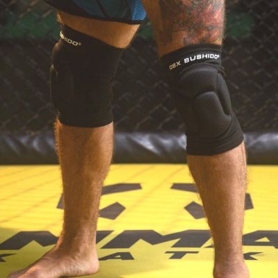 7. Elastic knee pads - 2 pcs.